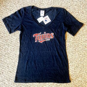 NWT MLB Minnesota Twins Classic T-Shirt Womens Size L Baseball Logo Fan Tee Blue